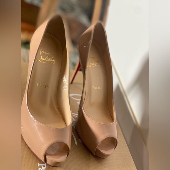 Christian Louboutin New Very Prive Patent 100 Nude Heels - Picture 3 of 16